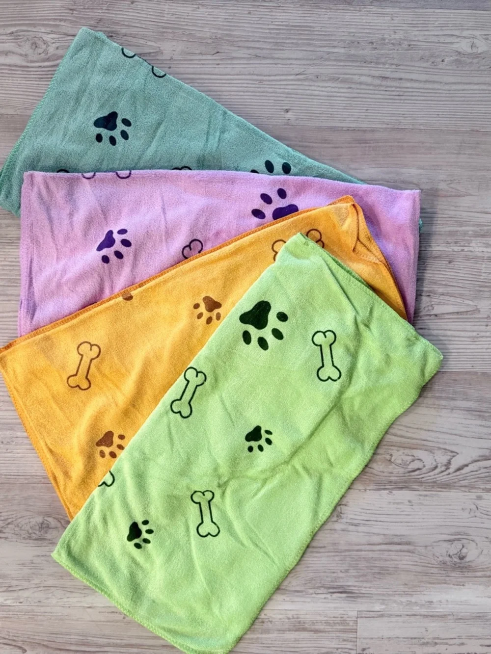 Set of 4 Microfiber Pet Towels - Green, Yellow, Pink, Mint